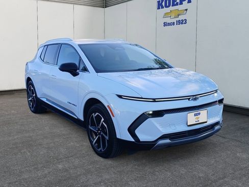 Used 2025 Chevrolet Equinox EV LT w/ LPO, Blackout Package image 7