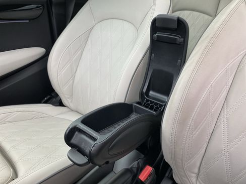 Used 2024 MINI Cooper 2-Door Hardtop w/ Signature Upholstery Package image 66