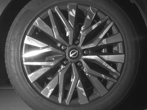 Used 2025 Nissan Altima 2.5 SV FWD image 13