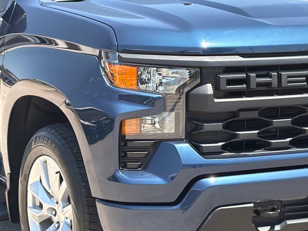 Used 2022 Chevrolet Silverado 1500 Custom RWD image 4