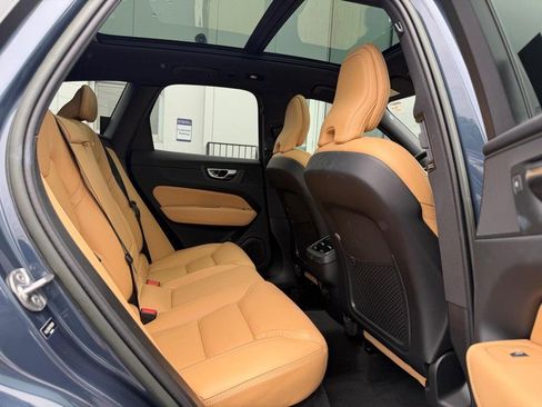 Used 2023 Volvo XC60 B5 Ultimate w/ Climate Package AWD/4WD image 11
