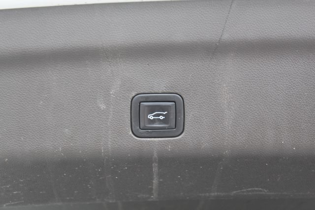 Used 2022 Chevrolet Tahoe LT w/ Luxury Package AWD/4WD image 8