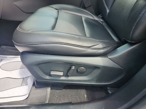 Used 2020 Ford Explorer XLT w/ Equipment Group 202A AWD/4WD image 26
