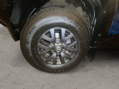 Used 2022 Toyota Tacoma SR5 AWD/4WD image 14