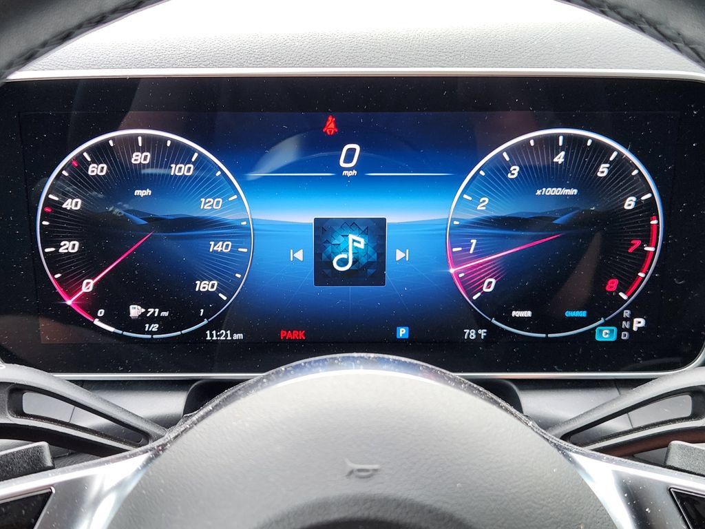 Certified 2025 Mercedes-Benz GLC 300 4MATIC image 23