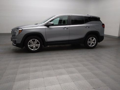 Used 2024 GMC Terrain SLE FWD image 2