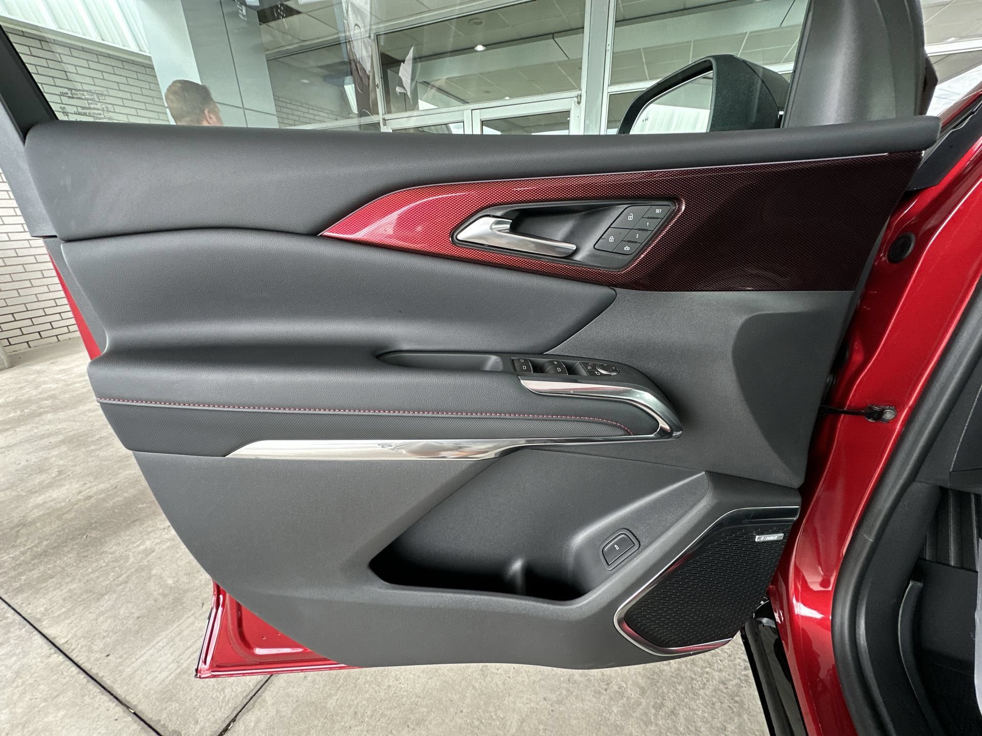 New 2026 Chevrolet Traverse RS w/ LPO, Floor Liner Package FWD image 23