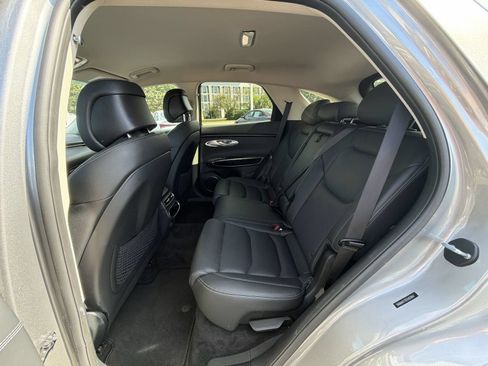 Used 2025 Genesis GV70 2.5T AWD/4WD image 22
