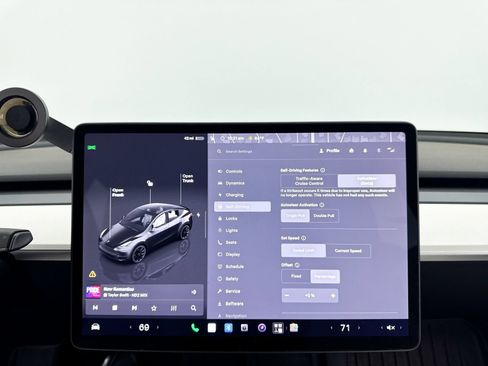 Used 2024 Tesla Model Y Long Range AWD/4WD image 9
