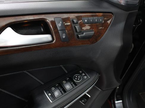 Used 2015 Mercedes-Benz GL 550 4MATIC image 17