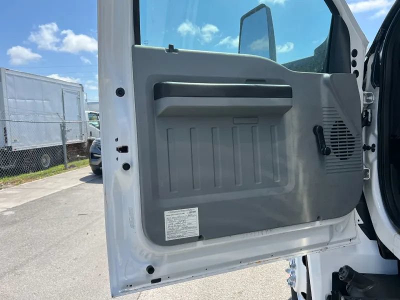 Used 2017 Ford F650 2WD Regular Cab Super Duty image 12