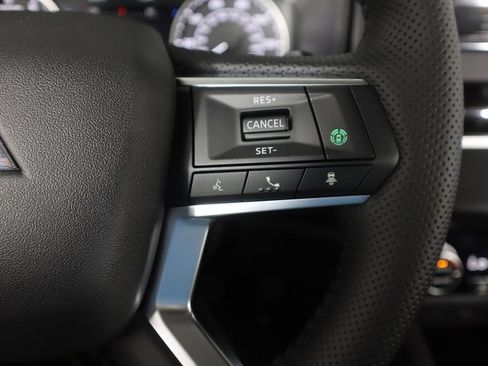 Used 2024 Mitsubishi Outlander SE AWD/4WD image 37