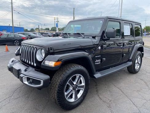 Used 2020 Jeep Wrangler Unlimited Sahara w/ Dual Top Group AWD/4WD image 8