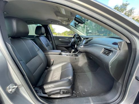 Used 2017 Chevrolet Impala LT FWD image 28