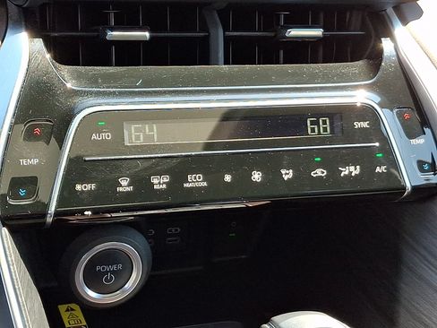 Used 2023 Toyota Venza Limited AWD/4WD image 17