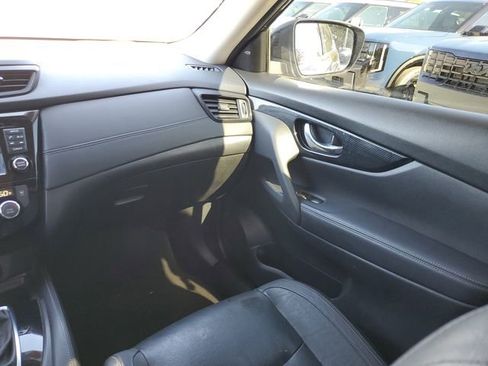 Used 2017 Nissan Rogue SL image 11