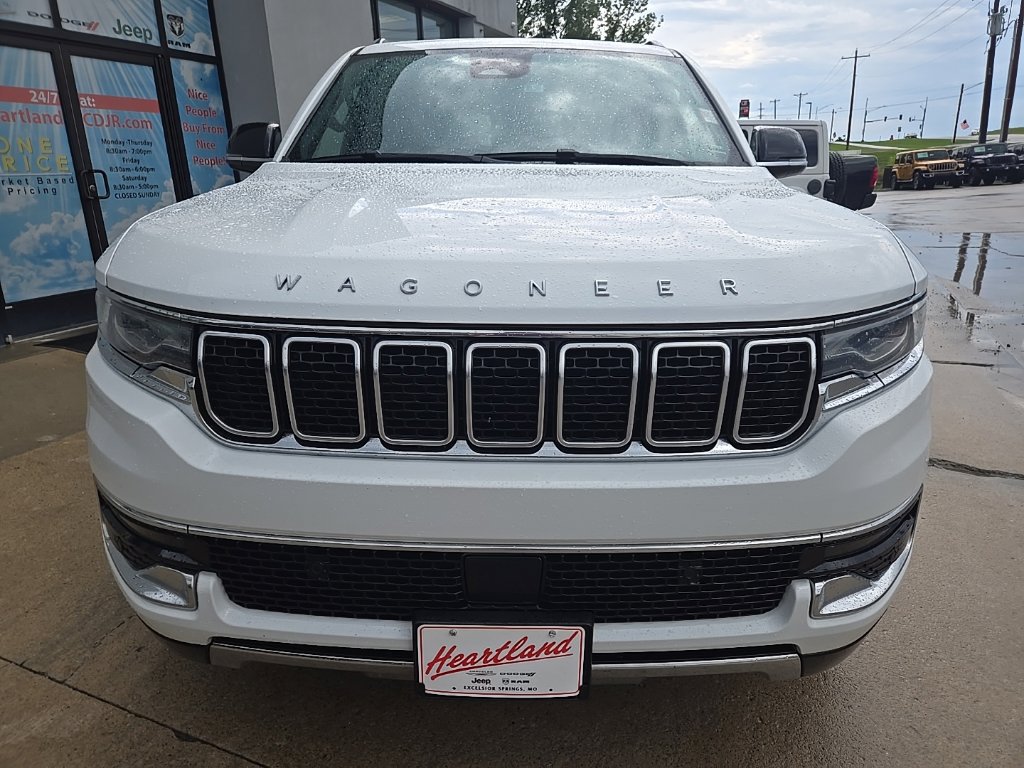 Used 2024 Jeep Wagoneer Series III AWD/4WD image 6