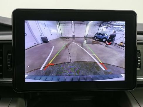 Used 2023 Ford Explorer XLT w/ Equipment Group 202A AWD/4WD image 29