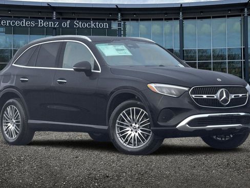 New 2026 Mercedes-Benz GLC 300 4MATIC image 2