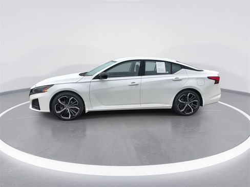 Used 2023 Nissan Altima 2.5 SR image 5