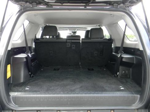 Used 2022 Toyota 4Runner SR5 Premium w/ Moonroof Package AWD/4WD image 22