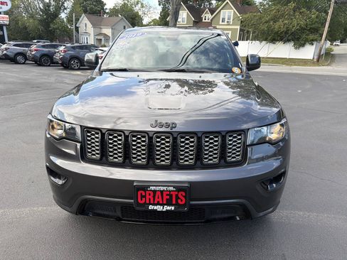 Used 2019 Jeep Grand Cherokee Altitude AWD/4WD image 8