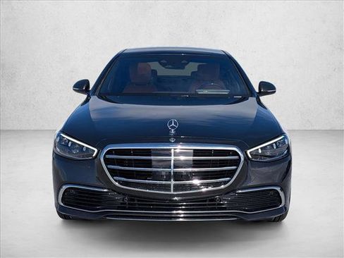 Used 2024 Mercedes-Benz S 580 4MATIC Sedan image 2