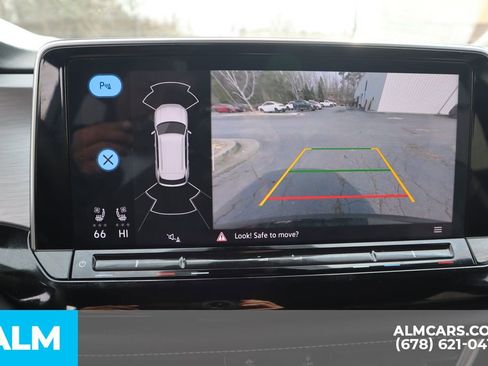 Used 2025 Volkswagen Atlas Cross Sport SE FWD image 36