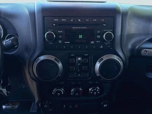 Used 2015 Jeep Wrangler Unlimited Sport w/ Quick Order Package 24S AWD/4WD image 11
