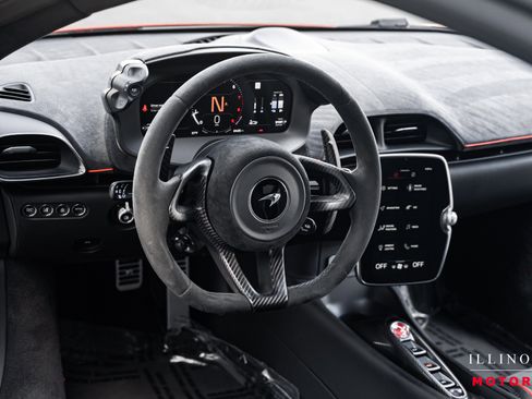 Used 2023 McLaren Artura image 22