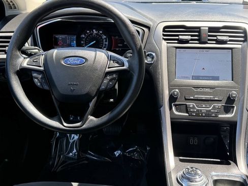 Used 2020 Ford Fusion SE FWD image 7