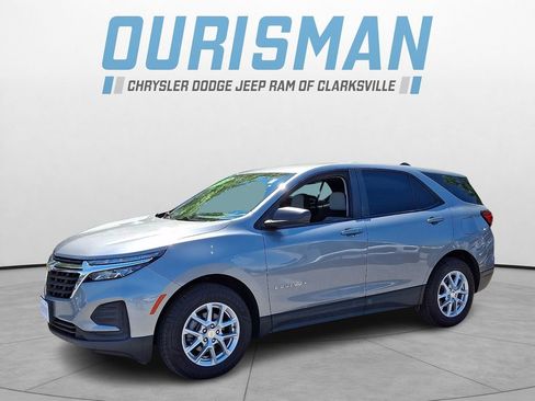Used 2023 Chevrolet Equinox LS AWD/4WD image 4