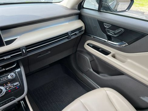 Used 2021 Lincoln Corsair AWD image 31