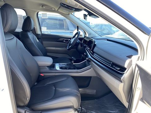 New 2026 Kia Carnival FWD image 27