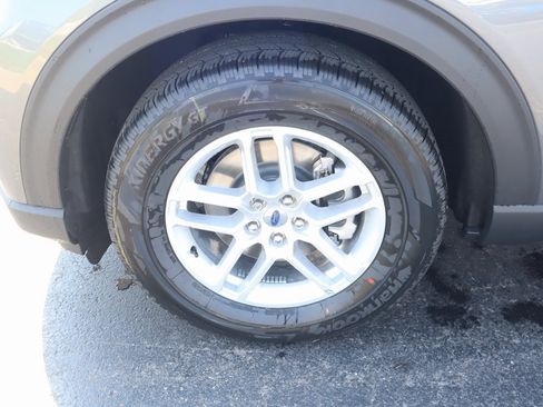 New 2025 Ford Explorer Active image 19