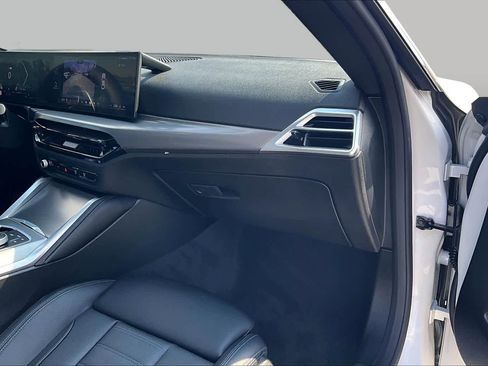 Used 2025 BMW 230i Coupe w/ M Sport Package RWD image 18