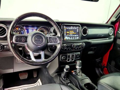 Used 2022 Jeep Wrangler Unlimited Sahara AWD/4WD image 11