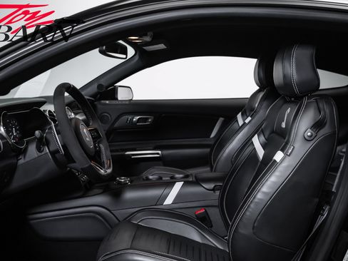 Used 2021 Ford Mustang Shelby GT500 w/ Technology Package RWD image 24