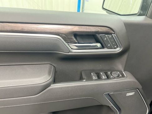 Used 2025 Chevrolet Silverado 1500 LTZ w/ LTZ Convenience Package II AWD/4WD image 21