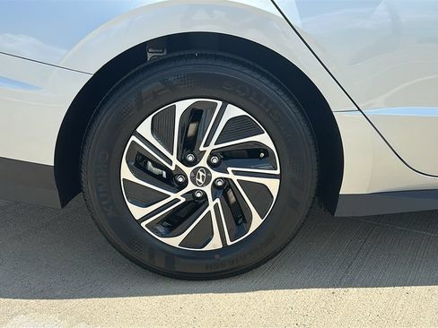 Used 2026 Hyundai Sonata Blue FWD image 16