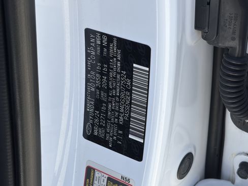 Used 2024 Hyundai Elantra SEL FWD image 30