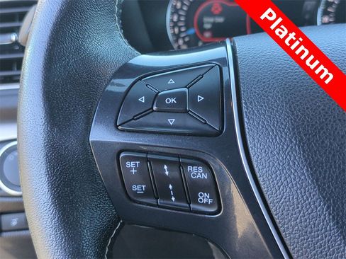 Used 2017 Ford Explorer Platinum image 20