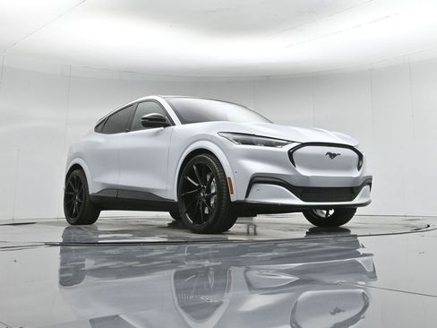 Used 2021 Ford Mustang Mach-E Premium image 47