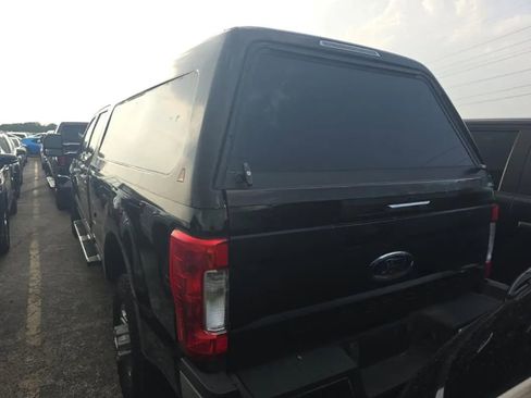 Used 2019 Ford F350 XLT w/ XLT Premium Package AWD/4WD image 4