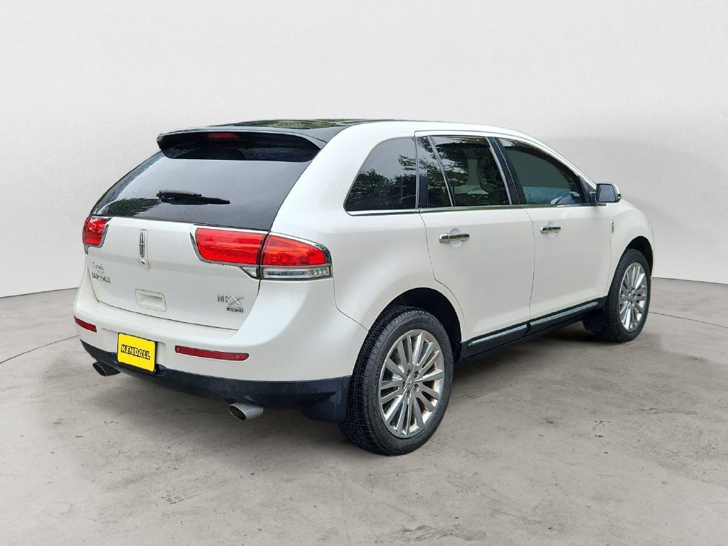 Used 2015 Lincoln MKX AWD w/ Equipment Group 102A image 5