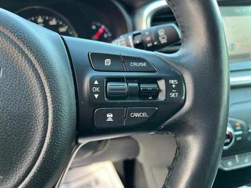 Used 2017 Kia Sorento SX image 29