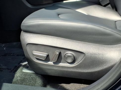 Used 2026 Toyota Highlander XLE AWD/4WD image 17