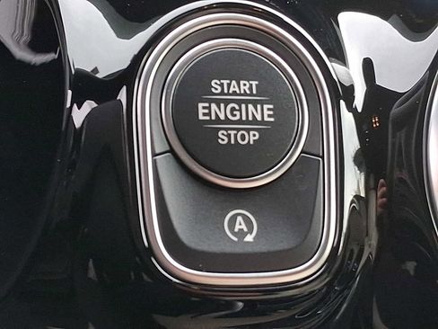 Used 2025 Mercedes-Benz GLA 250 4MATIC image 20