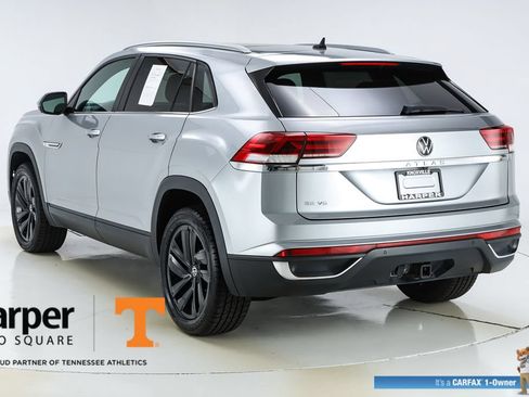 Used 2022 Volkswagen Atlas Cross Sport SE w/ Panoramic Sunroof Package FWD image 7