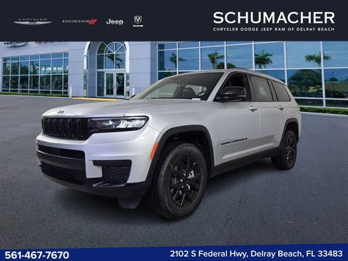 New 2025 Jeep Grand Cherokee L Laredo RWD image 4
